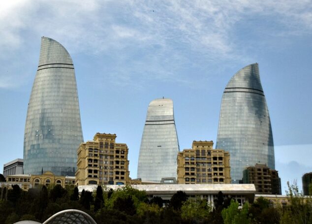 Baku – orașul între două continente