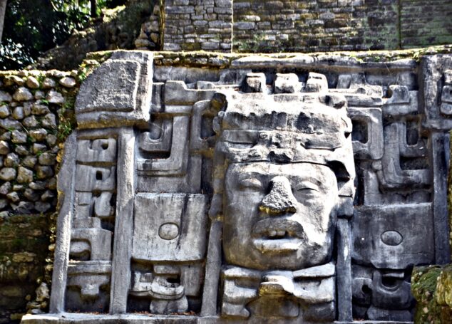 Uită de Chichén Itzá: De ce Lamanai este adevărata bijuterie a lumii Maya