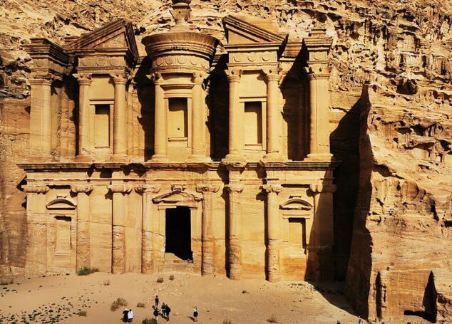 Petra- Orașul Trandafirului sculptat în eternitate